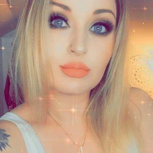 Meet your Posher, Alexia